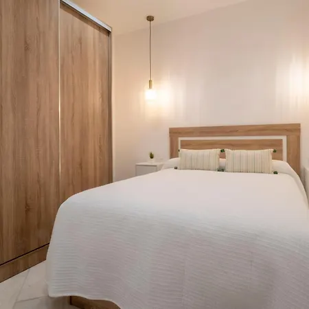 Bhost - Juan De Mena *